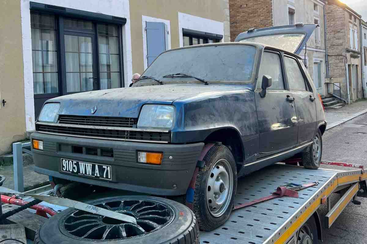 renault abbandonata 40 anni